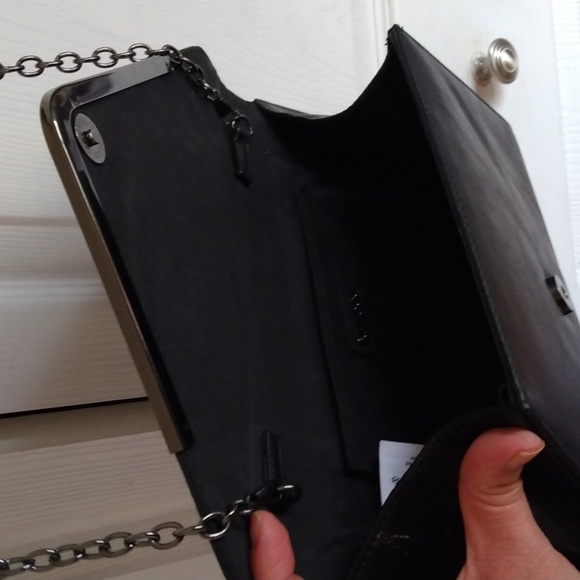 Aldo women's black faux leather envelope size with long chain purse - Picture 13 of 16